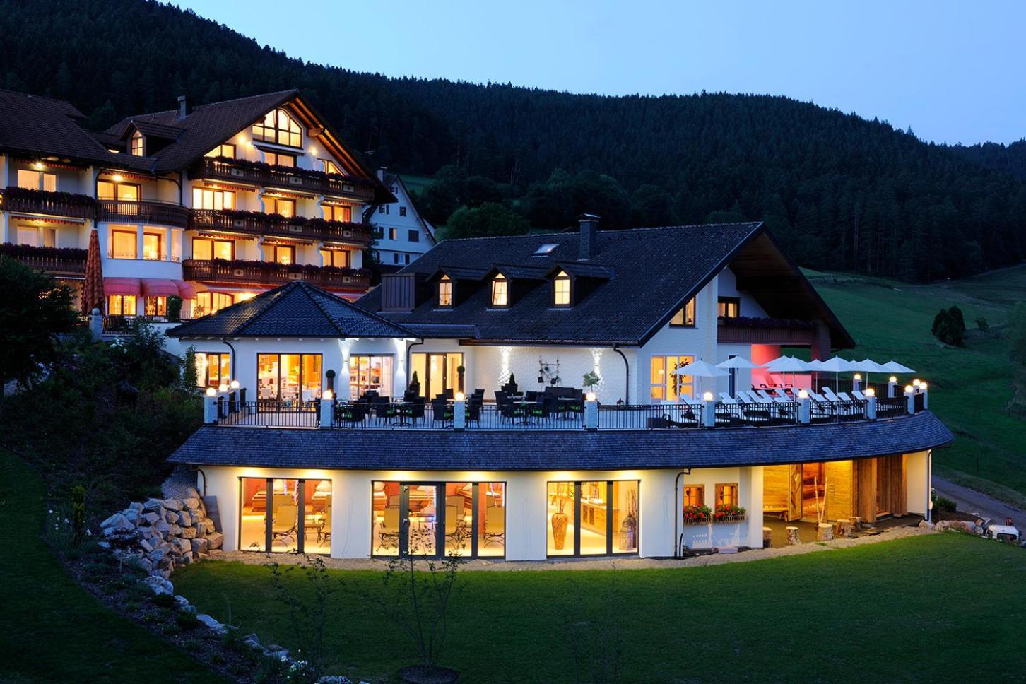 Hotel Heselbacher Hof Baiersbronn Bagian luar foto